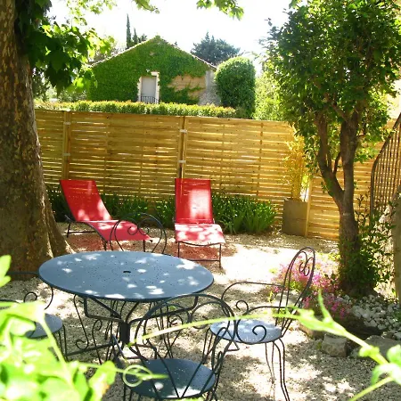 Location& Gites Sarrians Exterior foto